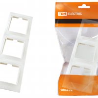 Рамка TDM Таймыр белая 3-ая вертикальная (25)