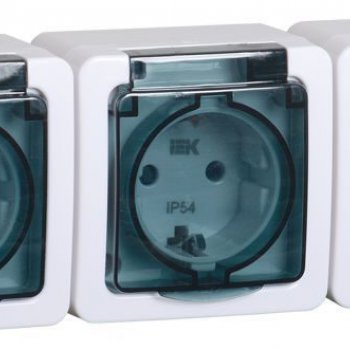 Розетка IEK Гермес 3-ая c/з IP54 белый/дым (4/40)