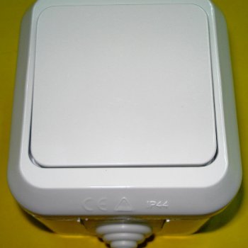 Выключатель Makel IP44 1 кл. белый (10/100)