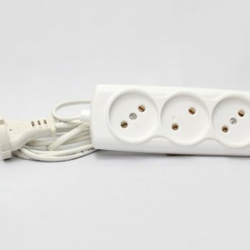 Удлинитель 3гнезда  5м ШВВП 1300Вт 2х0.75мм² Р16-010 (50)