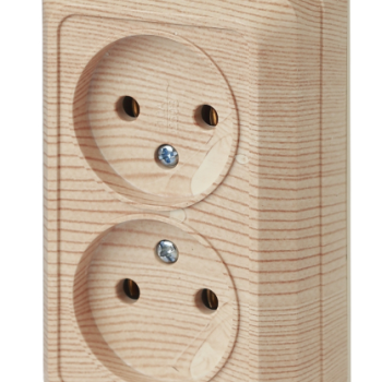 Розетка 2х2P 16А IP20 сосна Intro Quadro