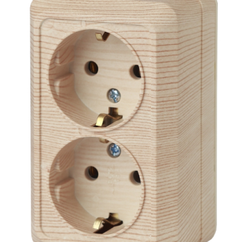 Розетка 2х2P+E Schuko 16А IP20 сосна Intro Quadro