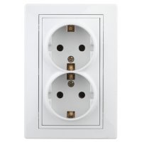 Розетка 2-ая с заземлением белый Intro Plano