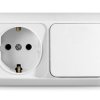Блок Олимп горизонтальный 1кл. + розетка с/з белый (5/50)