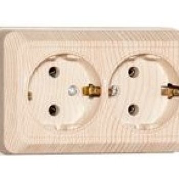 Розетка Олимп 2-ая сосна с/з (10/200)