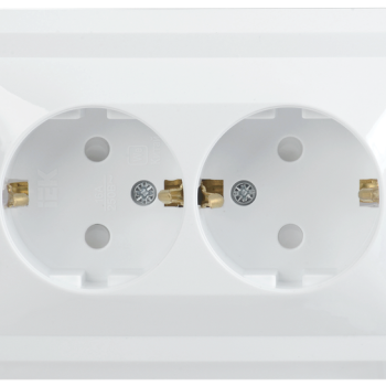 Розетка IEK Вега 2-ая бел. с/з шторки (25/100)