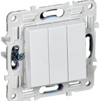 Выкл 3кл механизм арктический белый IEK Skandy (10)