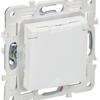 Роз. 1-ая с/з шторки крышка IP44 арктический белый IEK Skandy (10)