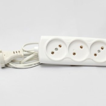 Удлинитель 3гнезда  5м ШВВП 1300Вт 2х0.75мм² Р16-010 (50)