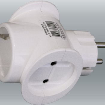 Тройник Toker 3T1 16A с/з, белый (50)