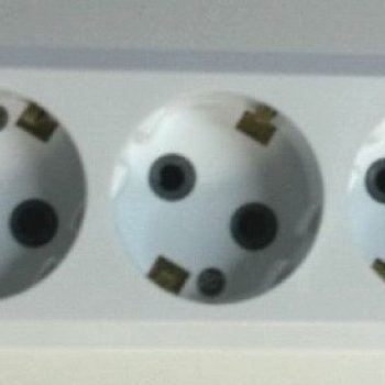 Колодка Пересвет 4гн с заземлением выключатель 10А (50)