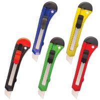 Нож канцелярский лезвие 18мм Staff фиксатор Ассорти с европодвесом (48/24)