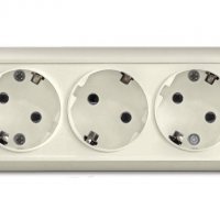 Розетка Олимп 3-ая слоновая кость с/з (10/80)