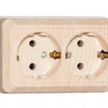 Розетка Олимп 2-ая сосна с/з (10/200)